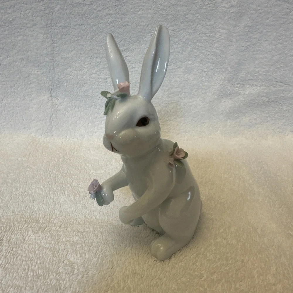 GANZ White Porcelain Bunny Rabbits Raised Flower Accents‎ Easter 5 x 3